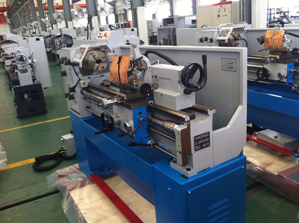 LC340A LC360B Gap bed lathe(图1) LC340A LC360B Gap bed lathe(图1)